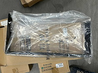 Partij diversen, waaronder witte en zwarte theaterdoeken, speakerbeugels - afbeelding 7 van  10