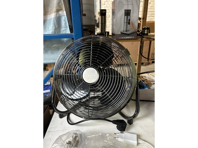 Partij diversen w.o. camera en ventilator w.o. delonghi, prima donna, innox - afbeelding 5 van  9