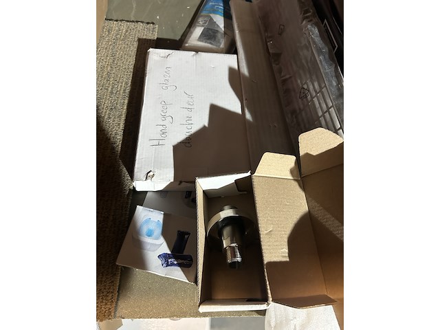 Partij diversen w.o. gereedschap en badkamerartikelen w.o. renkforce, assente - afbeelding 2 van  10