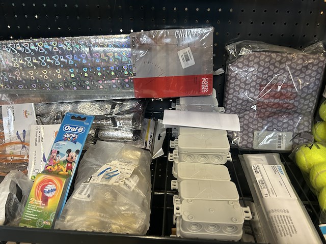 Partij diversen w.o. leifheit, oral-b, dunlop - afbeelding 3 van  7