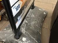 Partij diversen w.o. tandenbleekmachine, meubelen, reclamebord - afbeelding 2 van  14