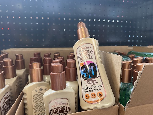 Partij diversen w.o. tanning lotion, aftersun w.o. caribbean bronze - afbeelding 3 van  9