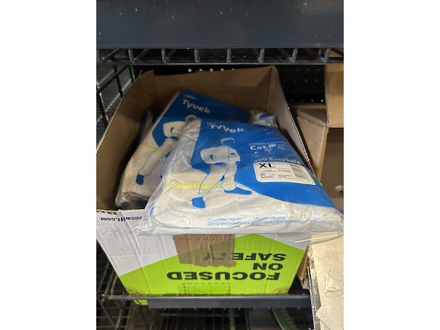 Partij diversen w.o. veiligheidskleding, o.a. tyvek - afbeelding 3 van  7