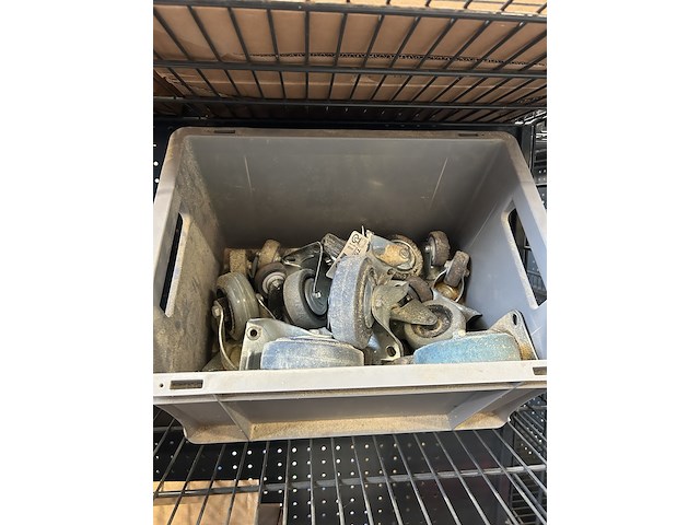 Partij diversen w.o. veiligheidskleding, o.a. tyvek - afbeelding 6 van  7