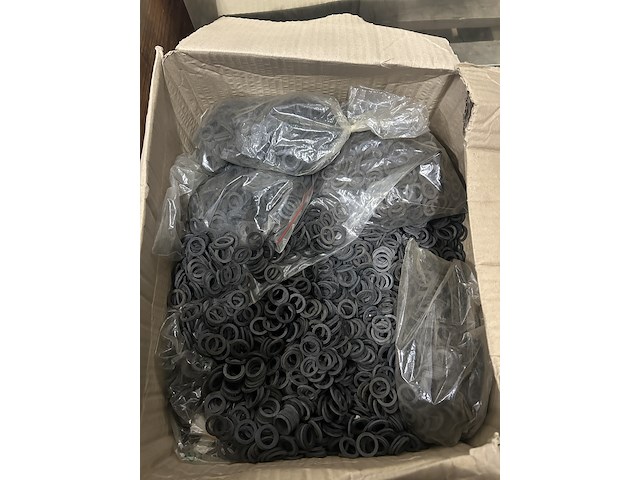 Partij diversen w.o. veiligheidsschoenen en bouwmaterialen - afbeelding 4 van  16