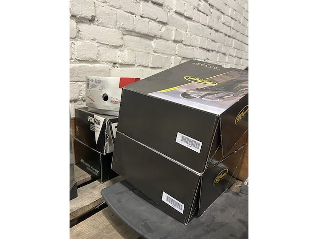 Partij diversen w.o. veiligheidsschoenen en bouwmaterialen - afbeelding 5 van  16