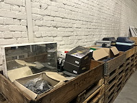 Partij diversen w.o. veiligheidsschoenen en bouwmaterialen - afbeelding 1 van  16