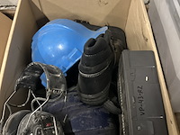 Partij diversen w.o. veiligheidsschoenen en bouwmaterialen - afbeelding 15 van  16