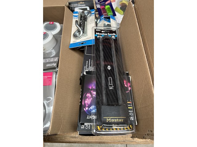 Partij diversen w.o. wireless deurbel, led strip - afbeelding 3 van  8