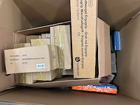 Partij diversen w.o. woonaccessoires en golftas - afbeelding 6 van  11