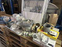 Partij diversen w.o. zeephouder en deurbel w.o. honeywell, klemko, luxomat - afbeelding 1 van  11