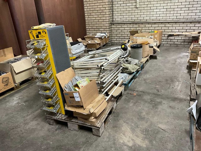 Partij diversen - afbeelding 1 van  12