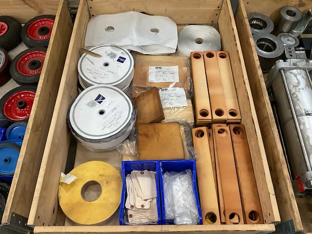 Partij diversen - afbeelding 1 van  7