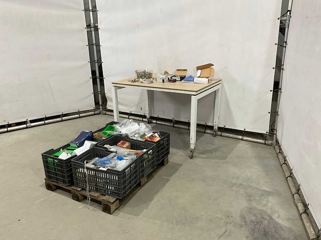 Partij diversen - afbeelding 1 van  9