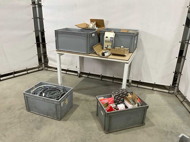 Partij diversen - afbeelding 1 van  8