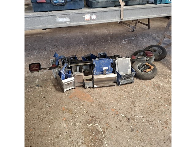 Partij diversen - afbeelding 1 van  8