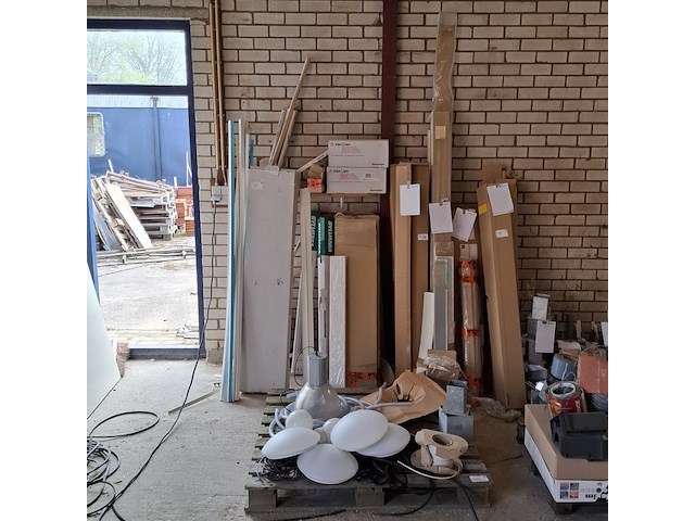 Partij diversen - afbeelding 1 van  20