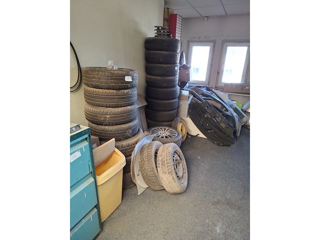 Partij diversen - afbeelding 1 van  23