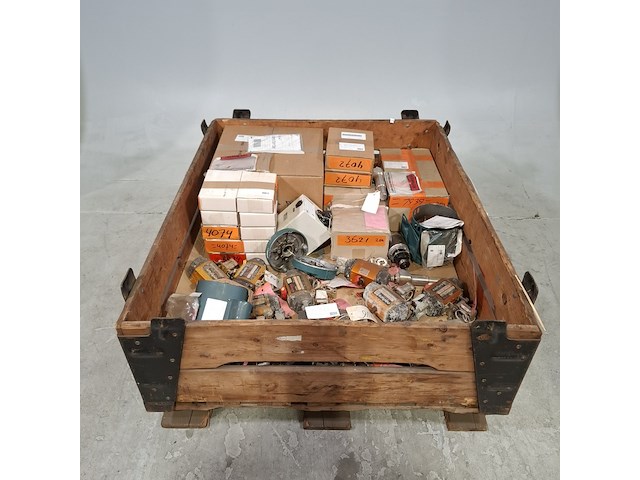 Partij diversen - afbeelding 1 van  7