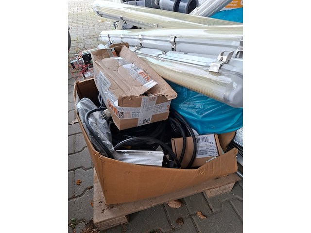 Partij diversen - afbeelding 7 van  20