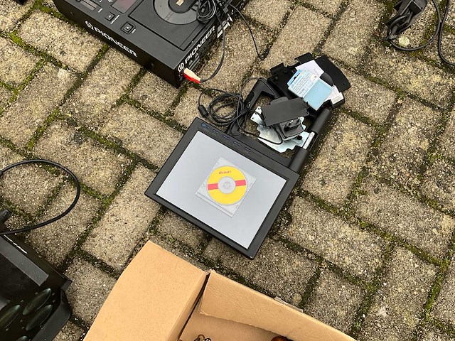 Partij dj materiaal - afbeelding 21 van  25