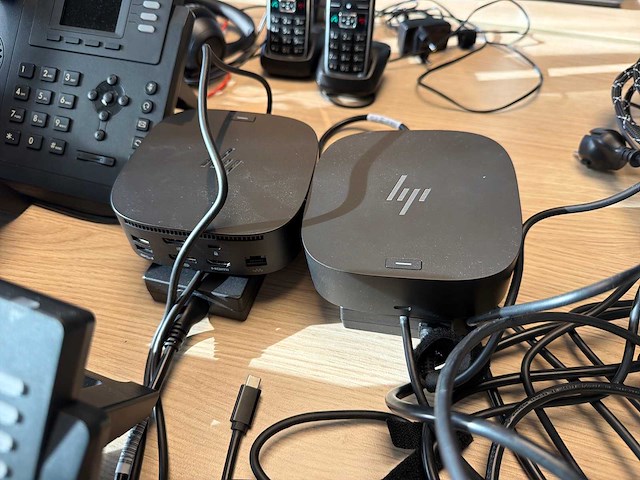 Partij docking stations huistelefoons en kantoor accessoires - afbeelding 4 van  5