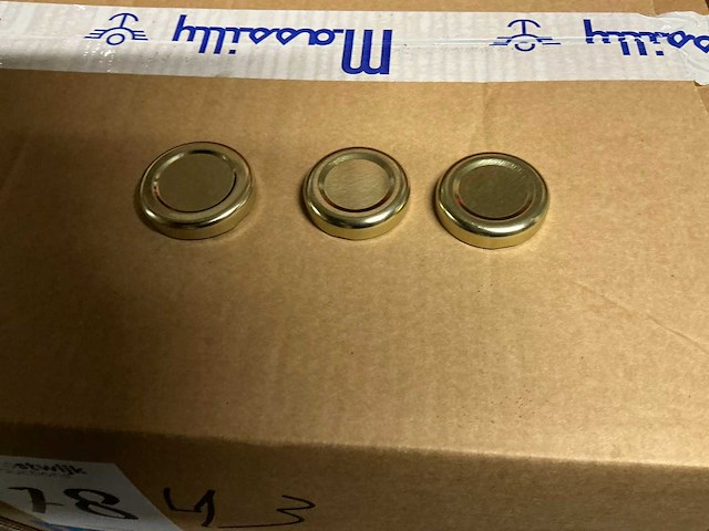 Partij doppen 43 en 38mm. - afbeelding 1 van  3