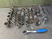 Partij doppen met dopsleutel (65x) - afbeelding 3 van  5