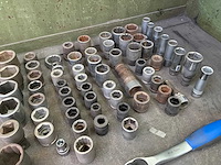 Partij doppen met dopsleutel (65x) - afbeelding 4 van  5