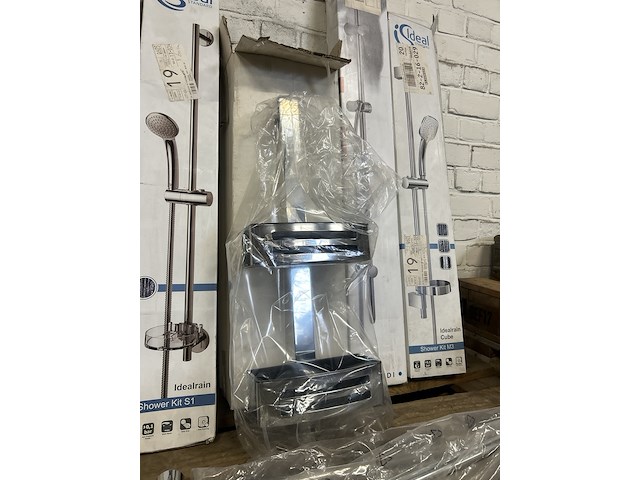 Partij douchesets en badkameraccessoires, w.o. hansgrohe, ideal, scheffer - afbeelding 2 van  9