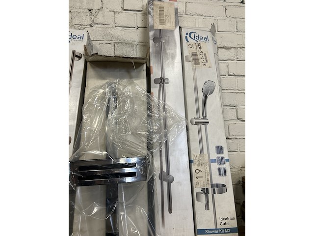 Partij douchesets en badkameraccessoires, w.o. hansgrohe, ideal, scheffer - afbeelding 4 van  9