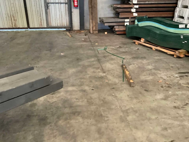 Partij douglas hout - zwart gespoten - afbeelding 6 van  9