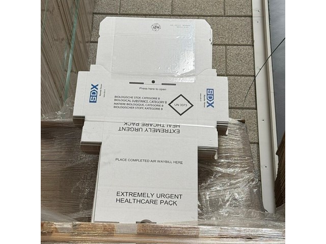 Partij dozen met opdruk - afbeelding 2 van  2