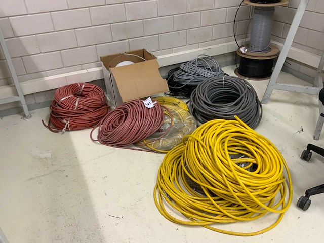 Partij draad en kabel - afbeelding 1 van  12