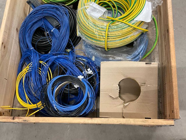 Partij draad en kabels - afbeelding 4 van  4