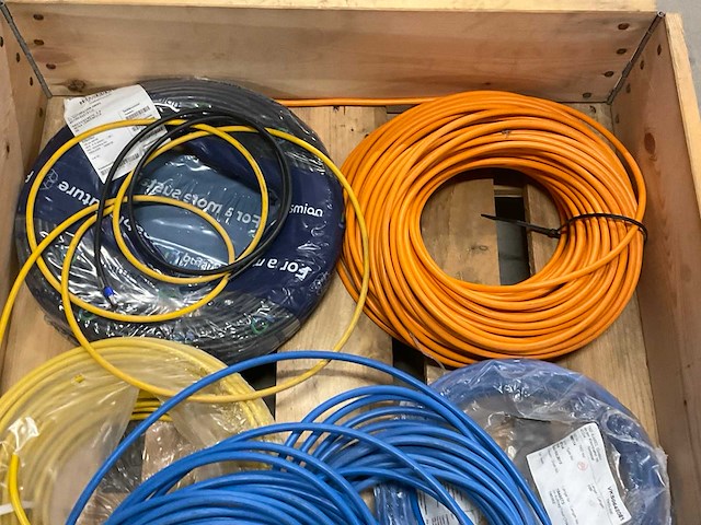 Partij draad en kabels - afbeelding 2 van  4