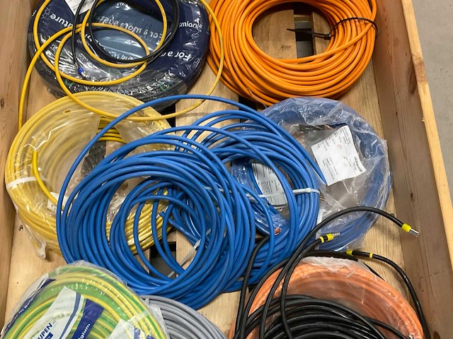 Partij draad en kabels - afbeelding 3 van  4