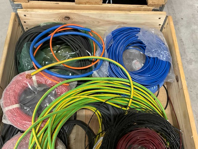 Partij draad en kabels - afbeelding 2 van  4