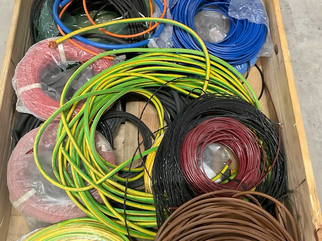 Partij draad en kabels - afbeelding 3 van  4