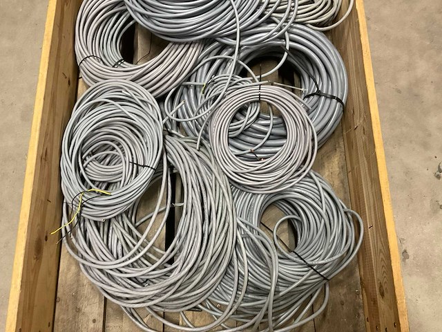 Partij draad en kabels - afbeelding 3 van  3