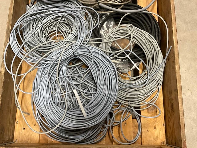 Partij draad en kabels - afbeelding 4 van  4