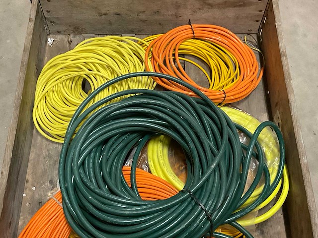 Partij draad en kabels - afbeelding 2 van  4