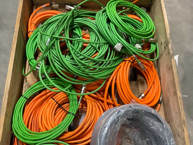 Partij draad en kabels - afbeelding 3 van  4