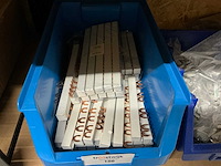 Partij draadkammen, koppelstukjes en afdichtprofielen - afbeelding 2 van  7