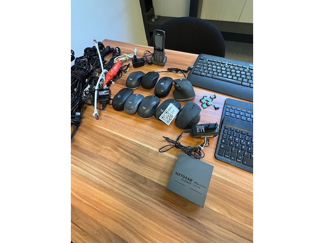 Partij draadloze toetsenborden, muizen en hdmi kabels logitech en hp - afbeelding 2 van  7