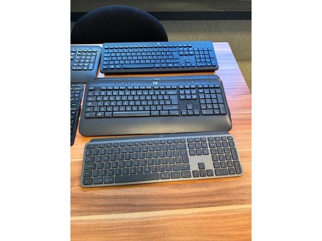 Partij draadloze toetsenborden, muizen en hdmi kabels logitech en hp - afbeelding 5 van  7