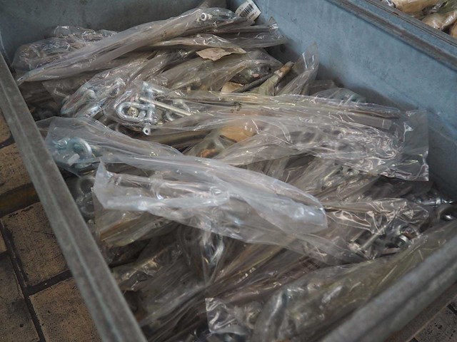 Partij draadspanners, inclusief bakken en pallet - afbeelding 4 van  8