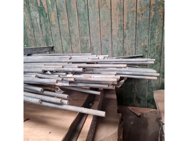 Partij draadstang m10, lengte ca. 300cm - afbeelding 2 van  3