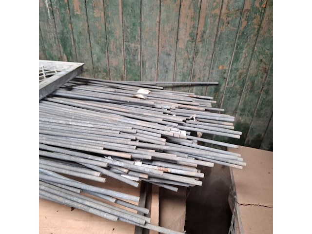 Partij draadstang m10, lengte ca. 300cm - afbeelding 3 van  3