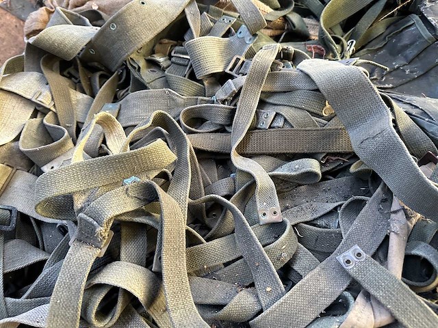 Partij draagbanden en riemen - afbeelding 1 van  3